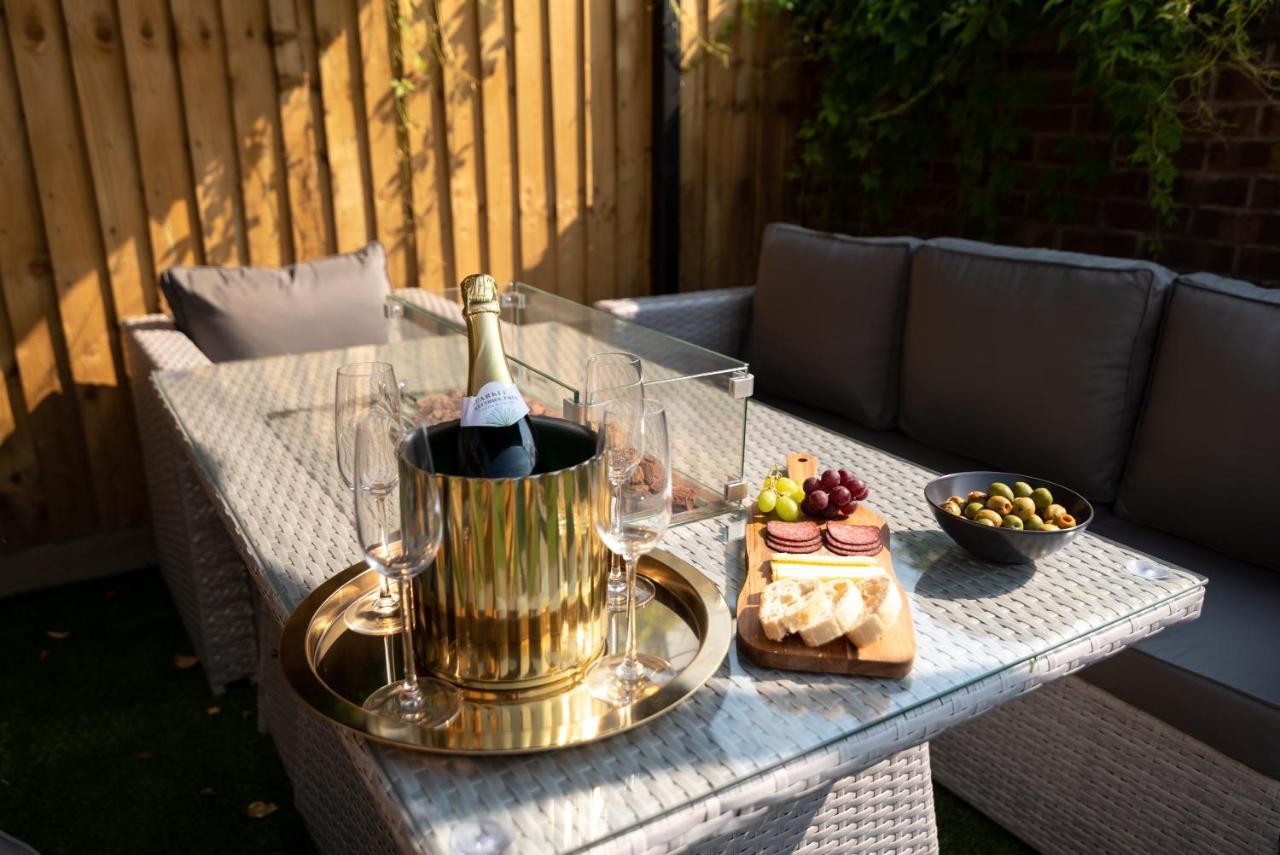 Exquisite Cardiff Apartments- With Garden Lounge & Games Room Exterior foto