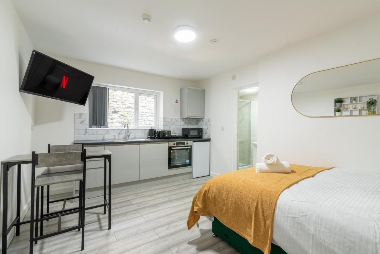 Exquisite Cardiff Apartments- With Garden Lounge & Games Room Exterior foto